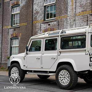 Land Rover Defender restomod - Custom made by The Land Rovers